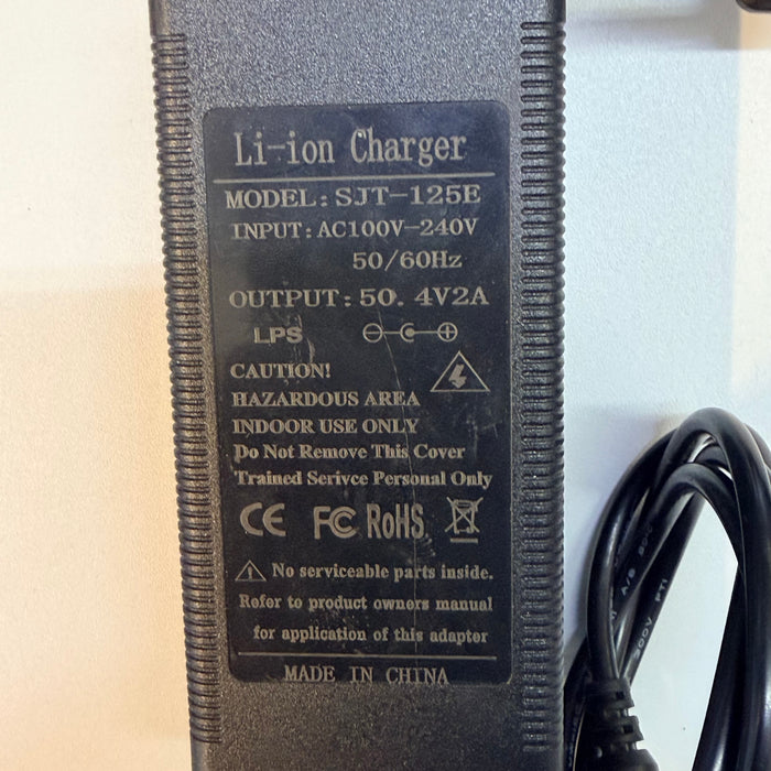 Charger 12s 50.4v 2a - 132
